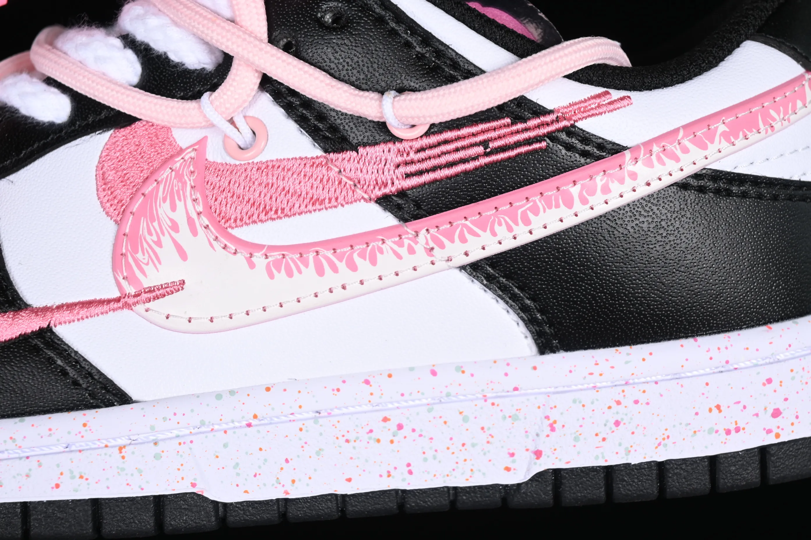 All Categories Nk SB Dunk Series Nk SB Dunk Low Low-top sneakers Nk Dunk Low "Multi Color" Vibrant three hooks Customized version of deconstructed strap casual sneakers FD4623-131